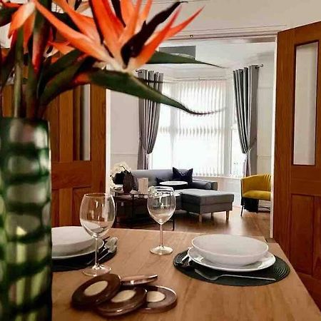 Anfield Home Sleeps 5 Close To Lfc Free Parking Liverpool Kültér fotó