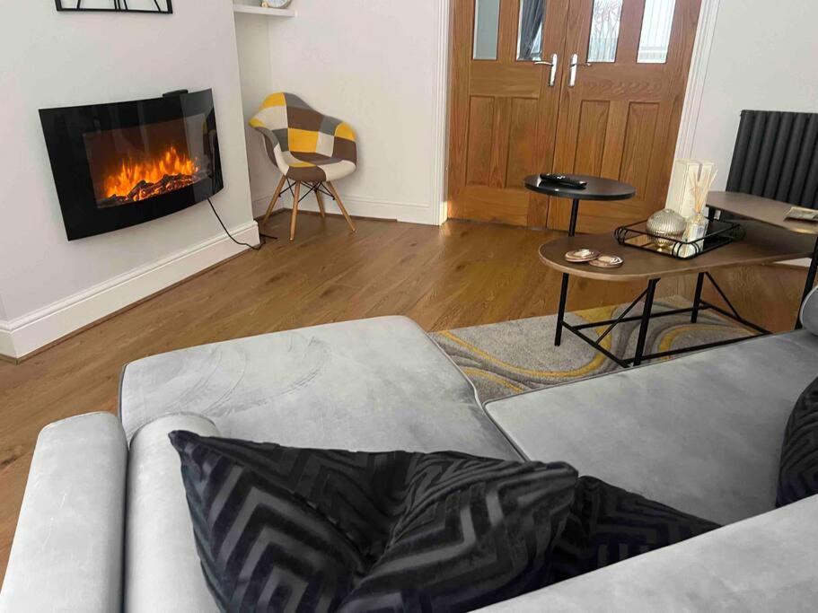 Anfield Home Sleeps 5 Close To Lfc Free Parking Liverpool Kültér fotó