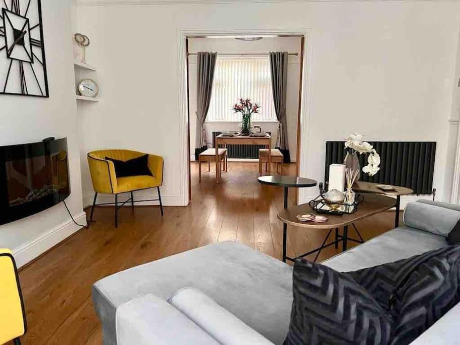 Anfield Home Sleeps 5 Close To Lfc Free Parking Liverpool Kültér fotó