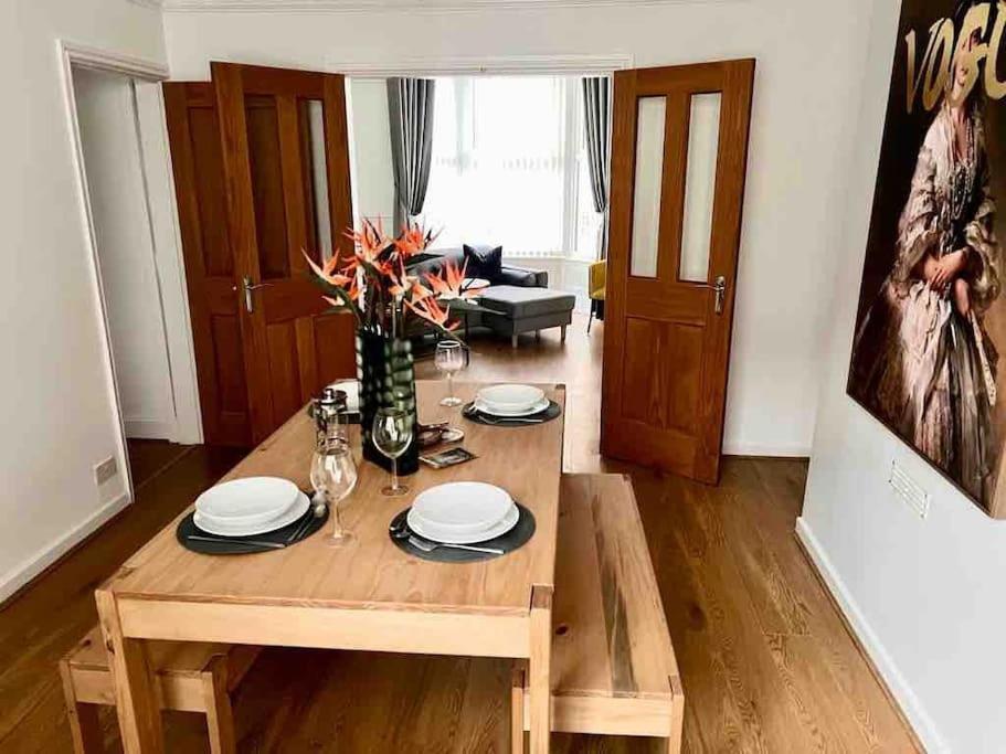 Anfield Home Sleeps 5 Close To Lfc Free Parking Liverpool Kültér fotó