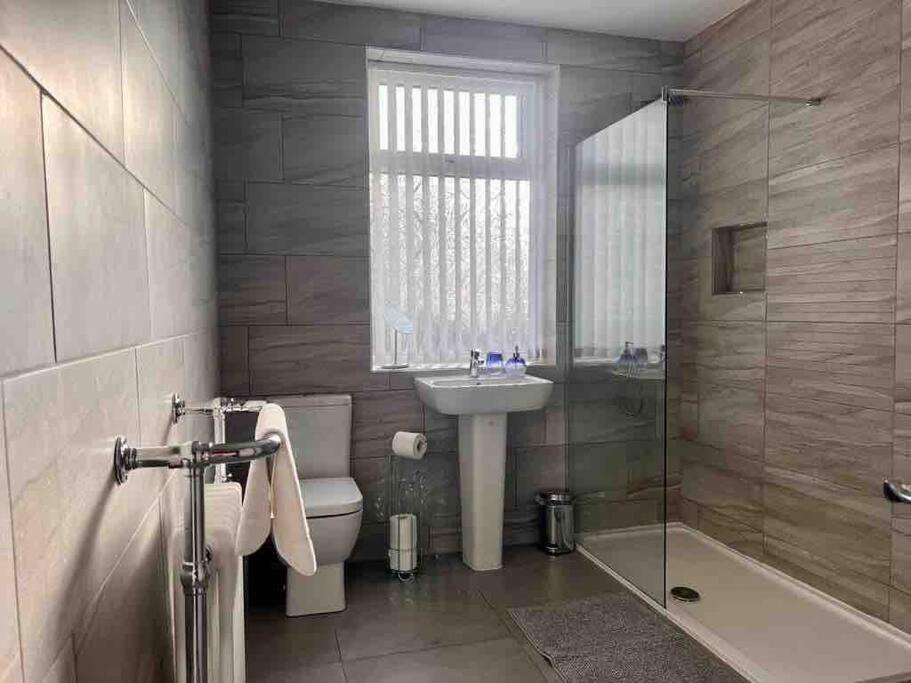 Anfield Home Sleeps 5 Close To Lfc Free Parking Liverpool Kültér fotó