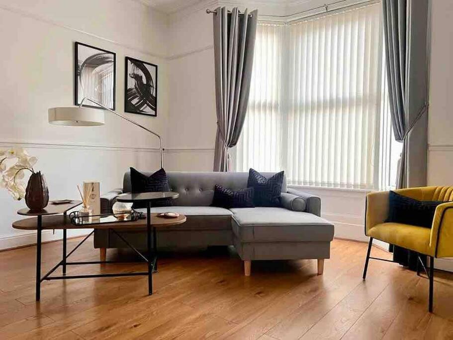 Anfield Home Sleeps 5 Close To Lfc Free Parking Liverpool Kültér fotó