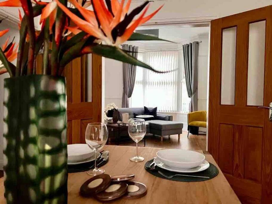 Anfield Home Sleeps 5 Close To Lfc Free Parking Liverpool Kültér fotó