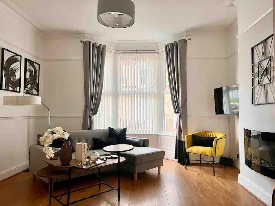Anfield Home Sleeps 5 Close To Lfc Free Parking Liverpool Kültér fotó